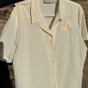 CHRISTIE & JILL BEIGE EMBROIDERED SHORT SLEEVE BUTTON UP BLOUSE SIZE 14